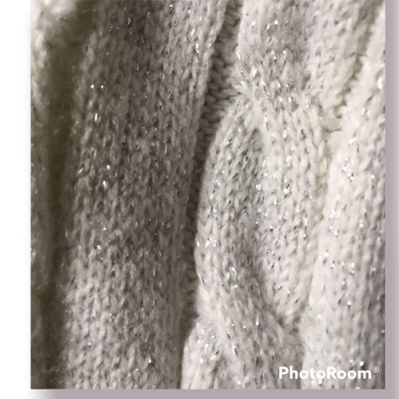 Gymboree Girls White Toque Hat with Pompom - Picture 3 of 4